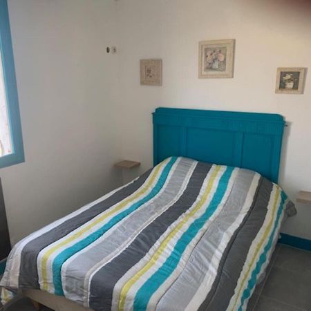 Le Depot Appartement Du Port A Champvert Екстериор снимка