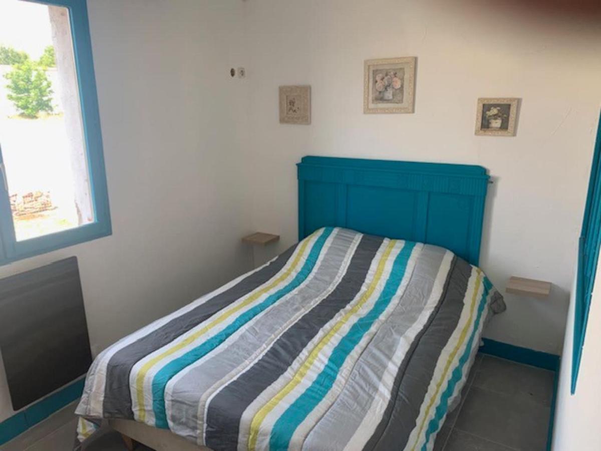 Le Depot Appartement Du Port A Champvert Екстериор снимка